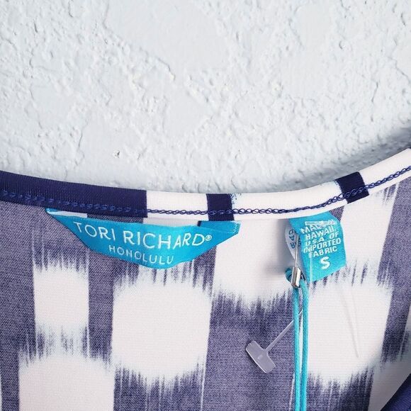 Tori Richard Honolulu Blue and White Geometric Tunic Blouse - Picture 4 of 7